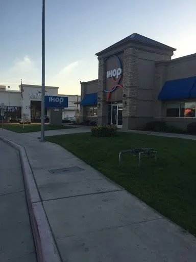 Affordable lawn care service with custom design in Visalia, CA by Don Jose Lawn Service