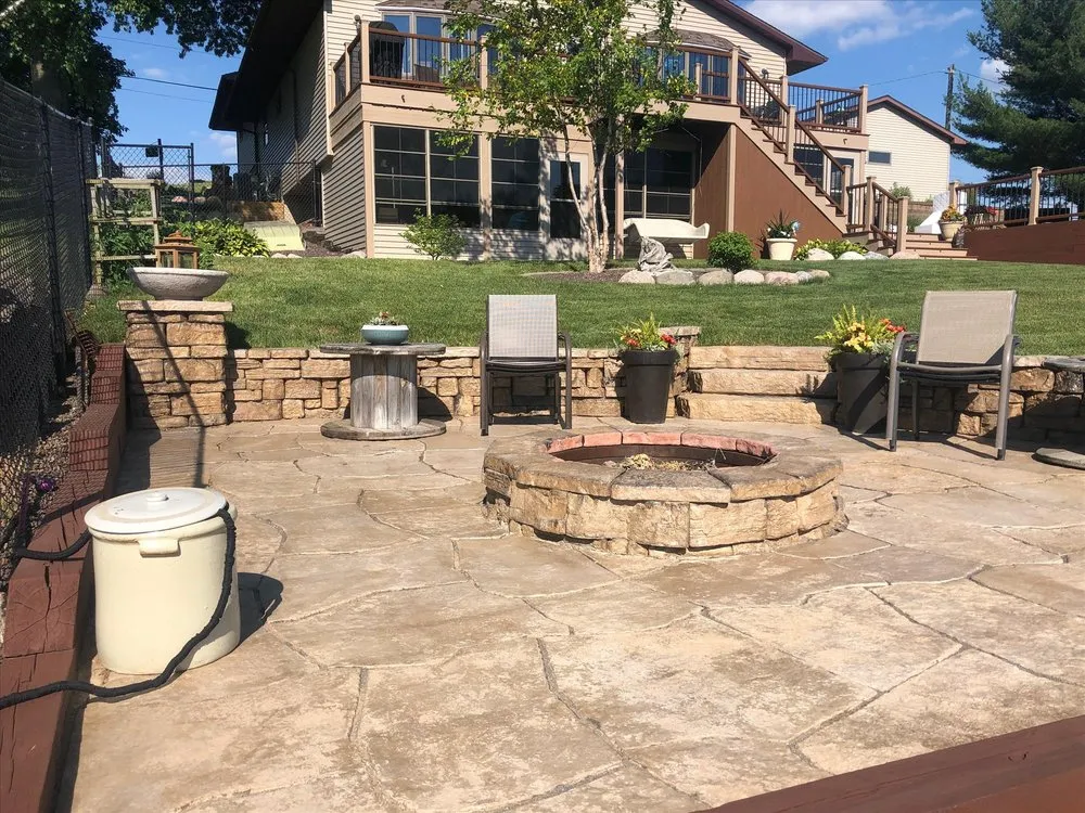 Top-rated yard cleanup service for homes in Galesburg, IL by Don Owen Landscaping