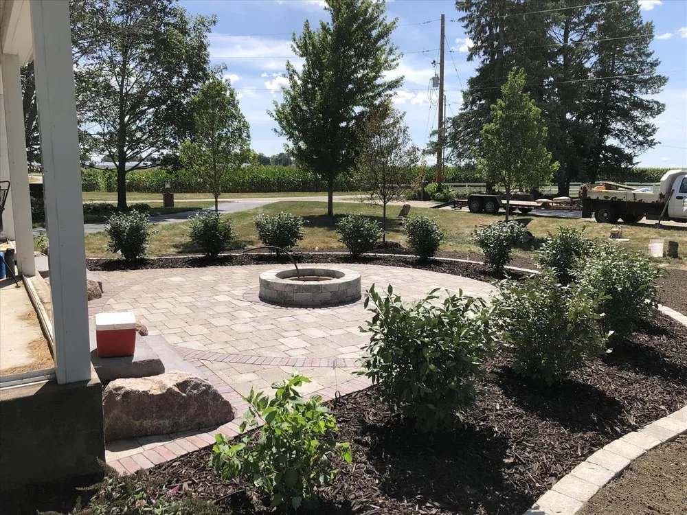 Trusted lawn care service experts serving Galesburg, IL - Don Owen Landscaping