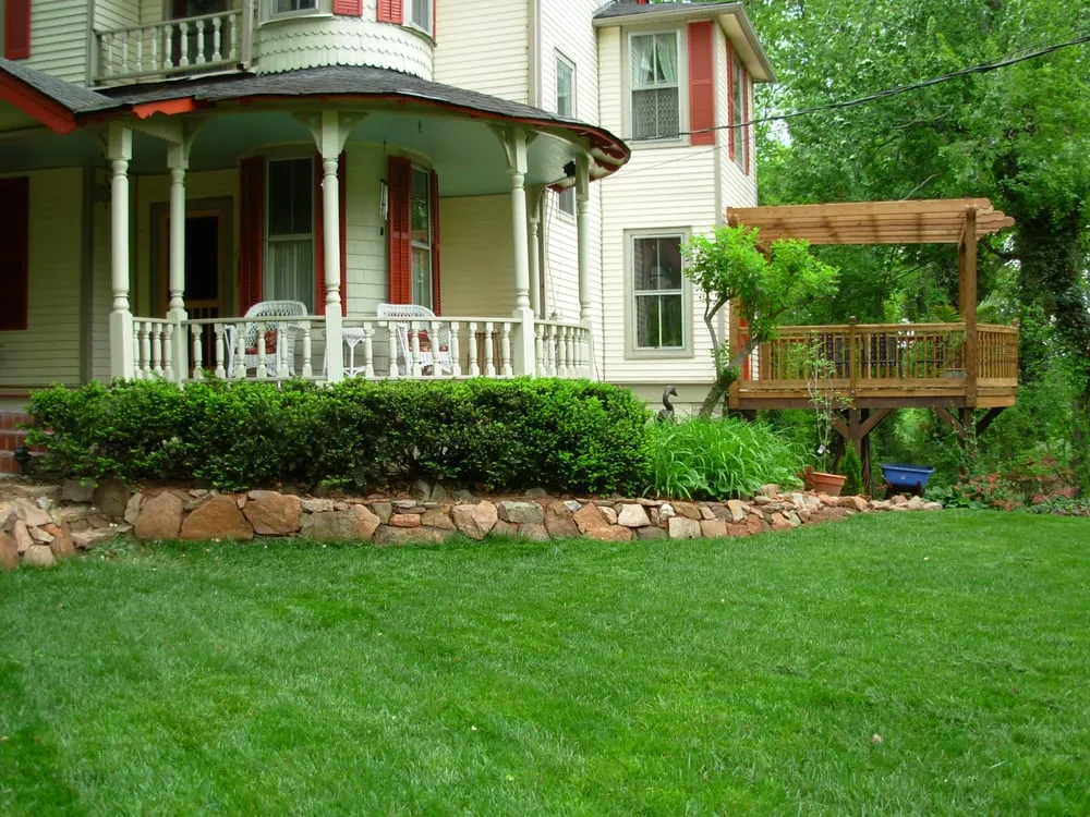 Reliable residential landscaping experts serving Yucaipa, CA - Don Tiss Lawn and Landscape Service