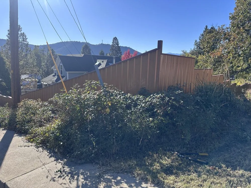 Professional yard cleanup service experts serving Yreka, CA - Donahue’s Lawn Service