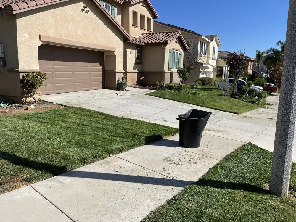 Reliable lawn mowing service in Lake Elsinore, CA - Donal landscape
