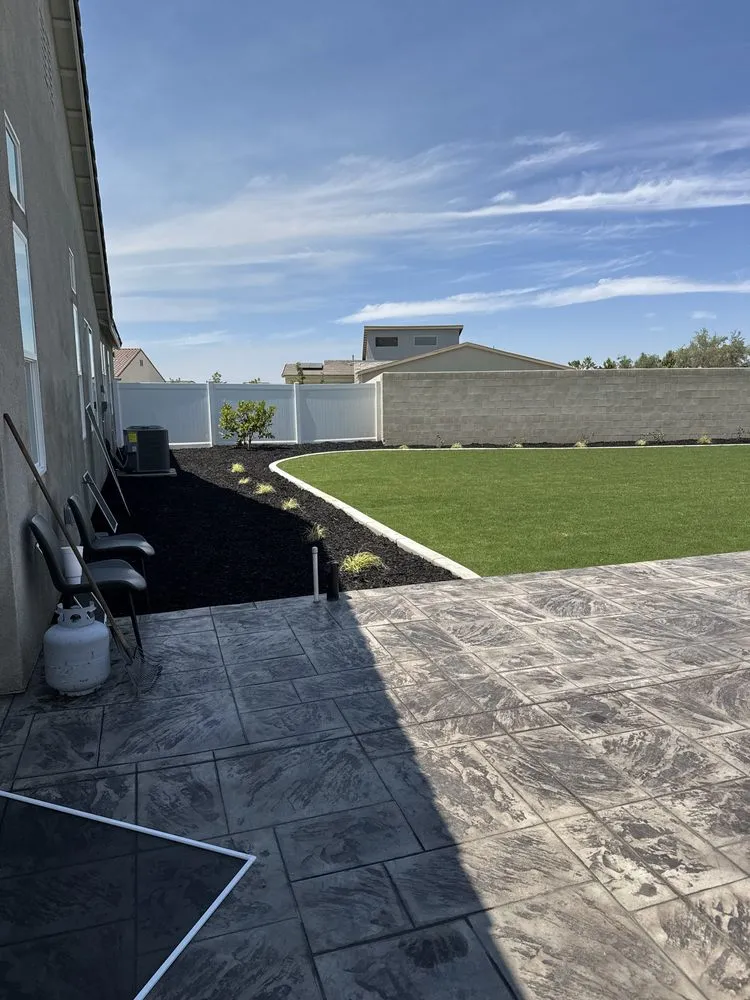 Custom residential landscaping for beautiful yards in Bakersfield, CA by Donaldo Mejia