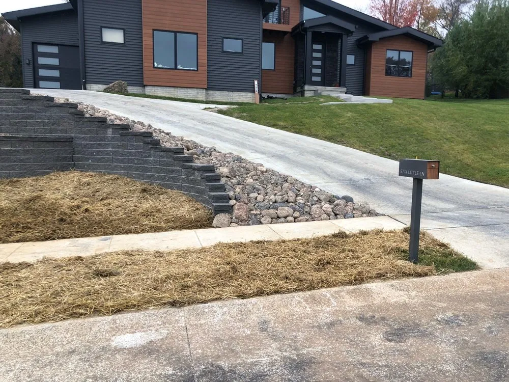 Local yard maintenance experts serving Davenport, IA - Done Brothers