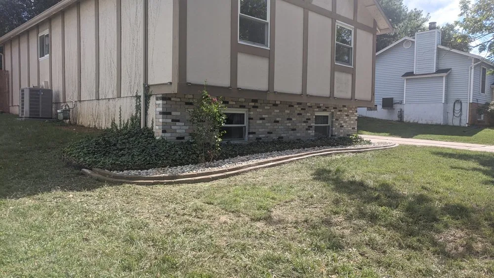 Custom lawn mowing service experts serving St. Peters, MO - Done Right Landscapes