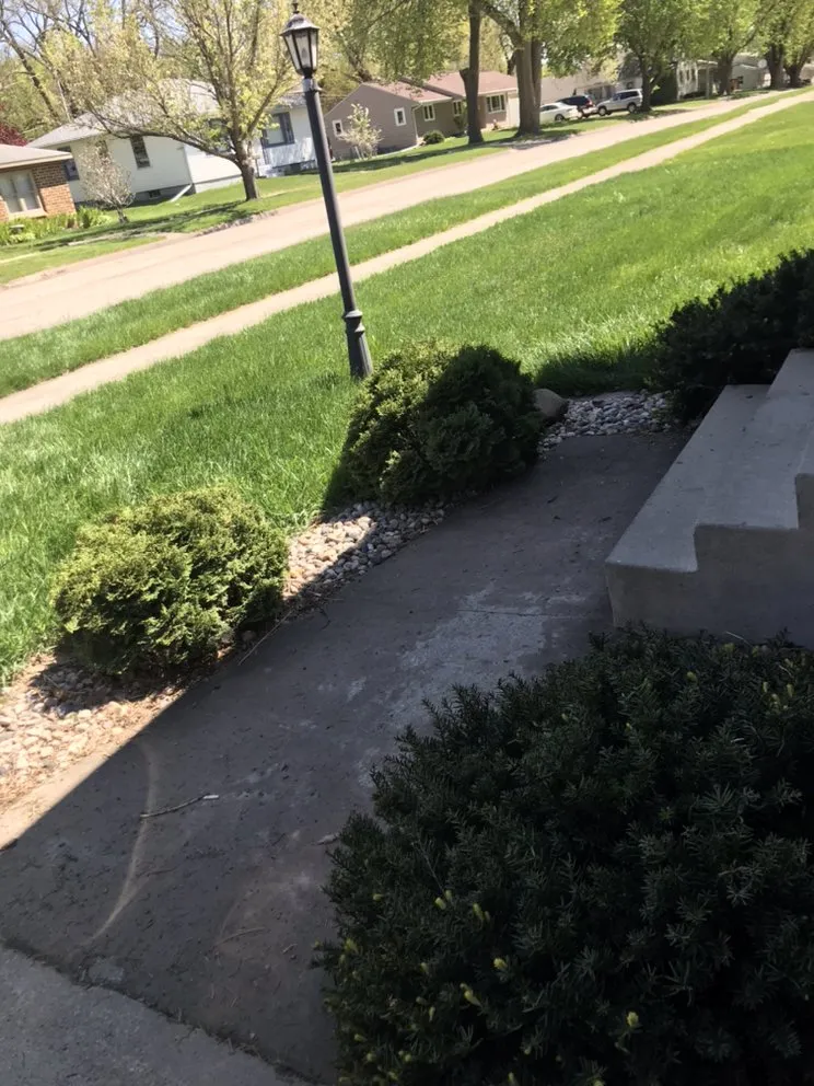 Professional garden landscaping in Storm Lake, IA by Done Right Lawn Services