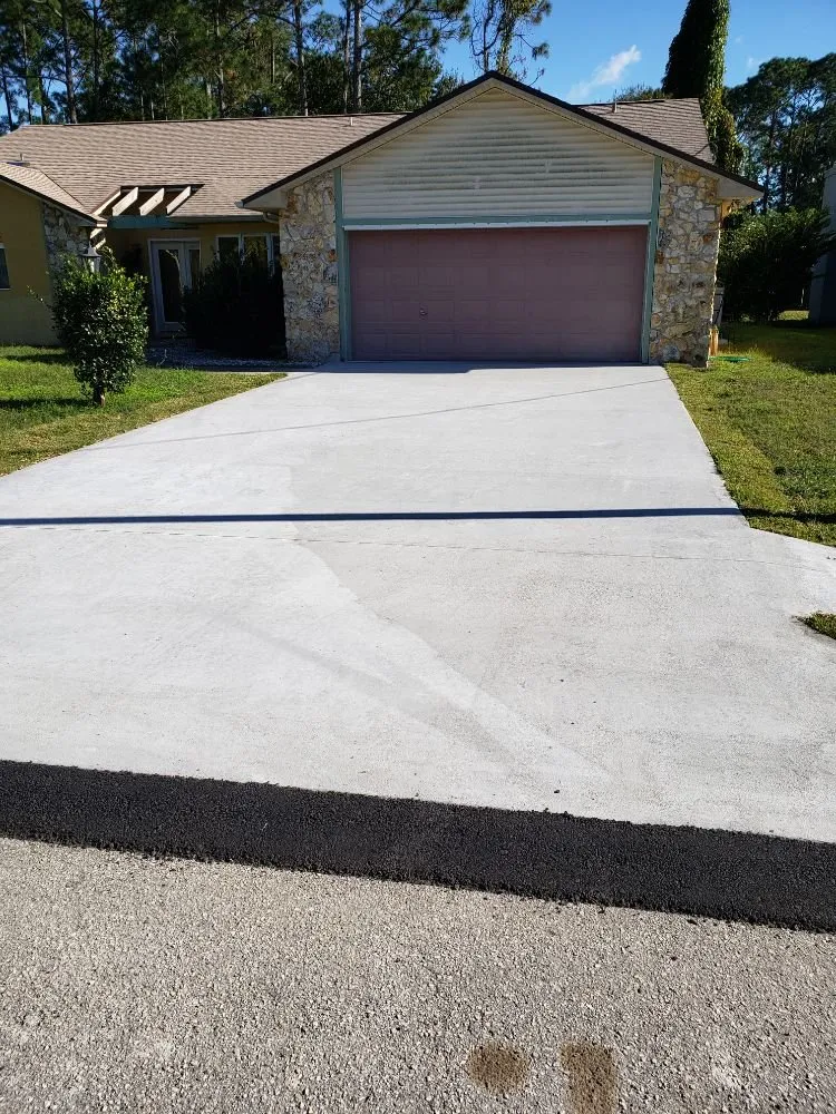 Professional lawn mowing service experts serving Palm Coast, FL - Done Right Since 1985