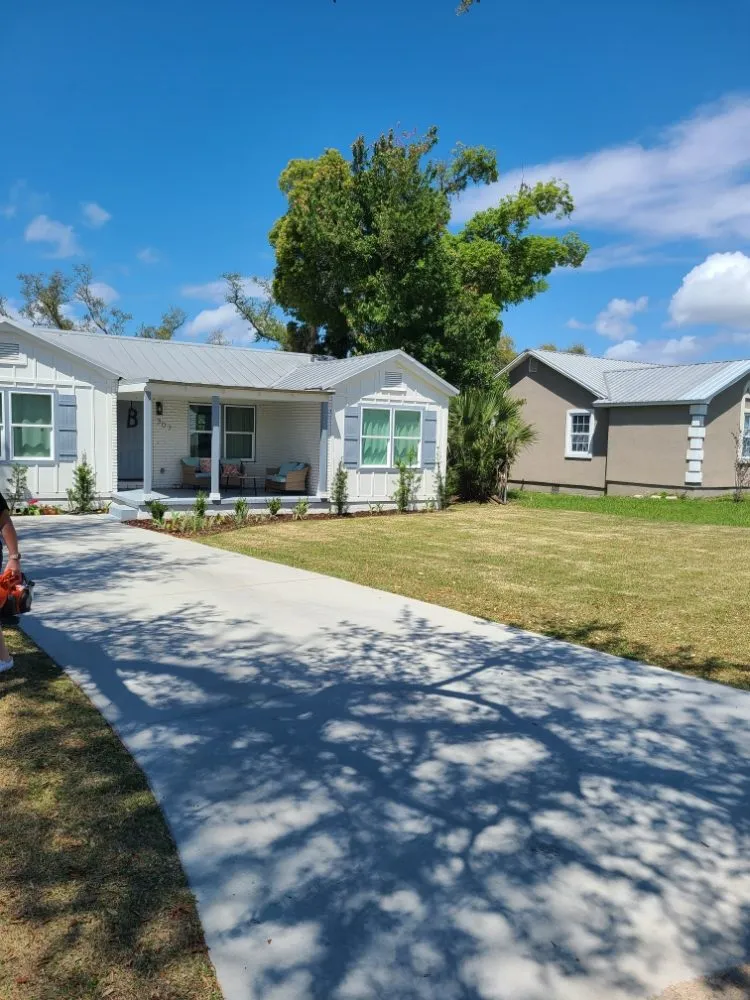 Expert yard cleanup service in Panama City, FL - Done Rite Lawn Maintenance