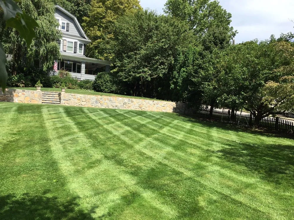 Affordable residential landscaping in Bedford, NY by Donis Landscaping