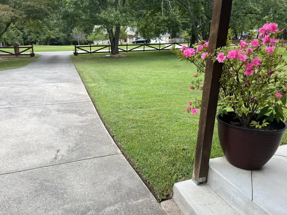 Expert outdoor landscaping in Lawrenceville, GA by Donkey’s Landscaping