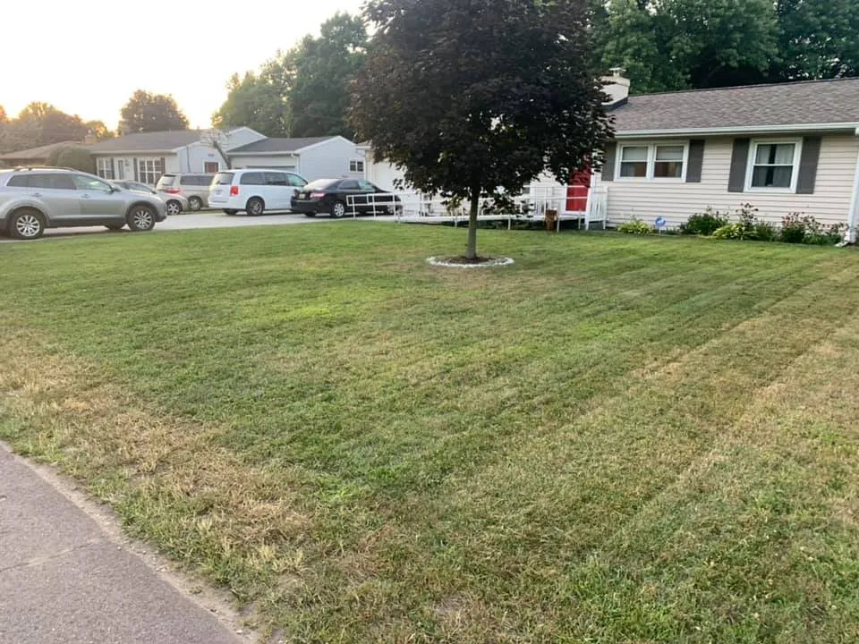 Top-rated lawn mowing service for year-round maintenance across Richland, MI - Donny's Lawn Care