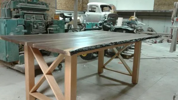 Dons Custom Woodwork Logo