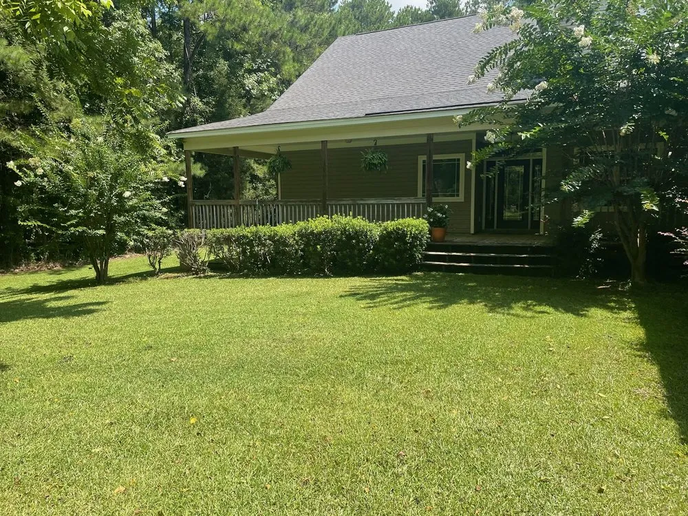 Reliable lawn care service with custom design across Columbia, SC - Don's Enterprises