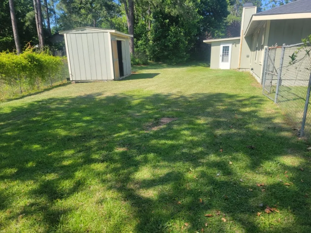 Custom landscaping services in Warner Robins, GA - Dons lawn Care Services