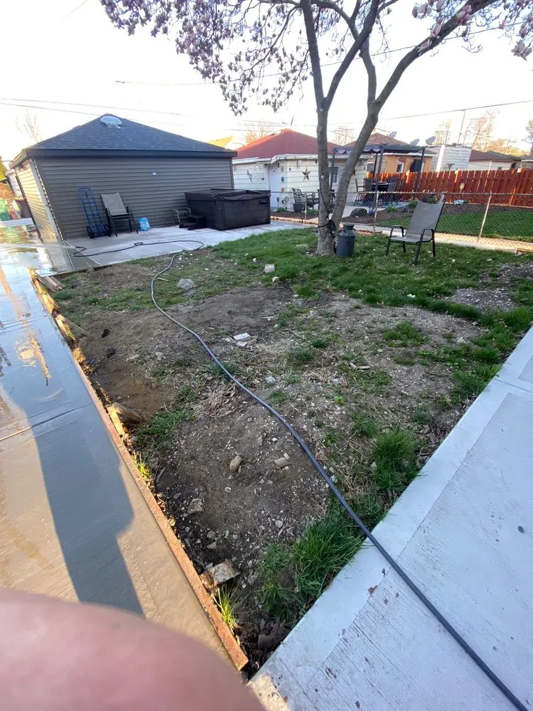 Professional yard cleanup service experts serving Tinley Park, IL - Don's Quality Lawn Maintenance