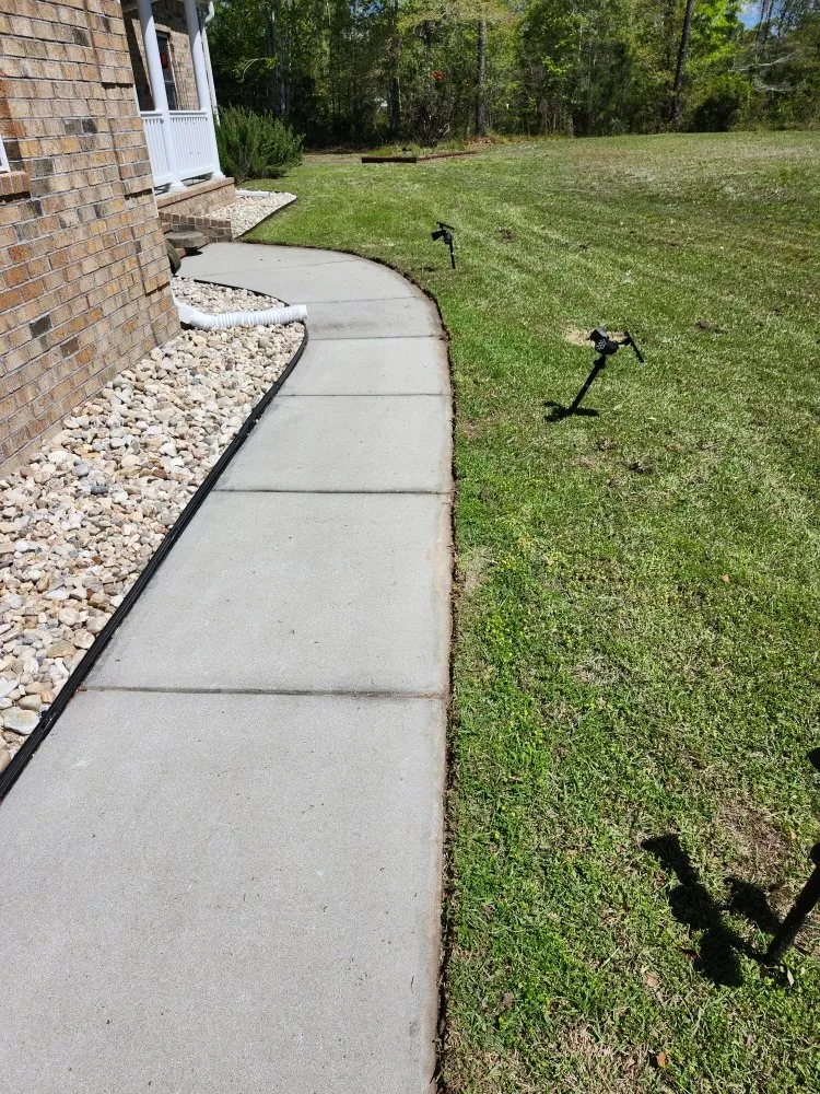 Custom garden landscaping experts serving Conway, SC - Don”t Do It Yourself Lawn Care