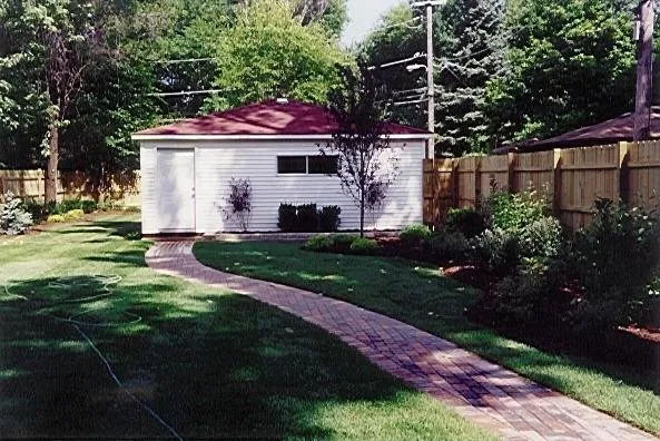 Top-rated outdoor landscaping for beautiful yards across Blue Island, IL - Doran's Landscape