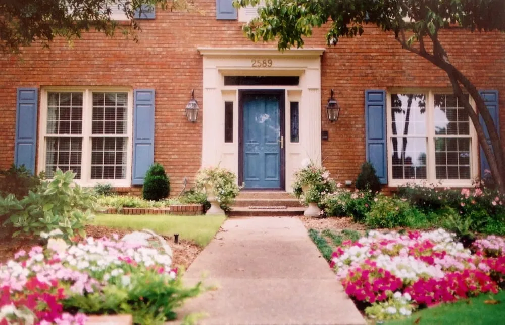 Top-rated yard maintenance in Collierville, TN by Dorriety Landscape