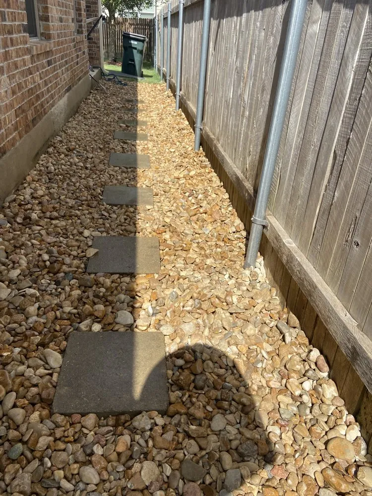 Custom lawn care service experts serving Del Valle, TX - Dos Landscaping Services