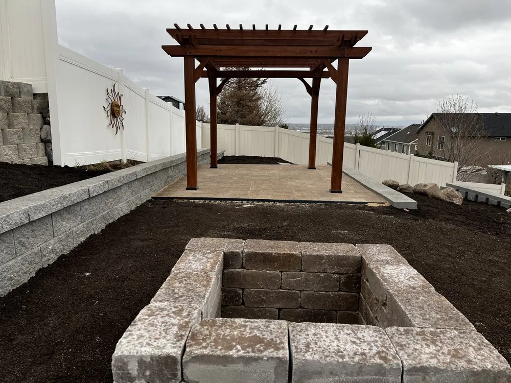 Professional outdoor landscaping in West Jordan, UT - Dos maintenance