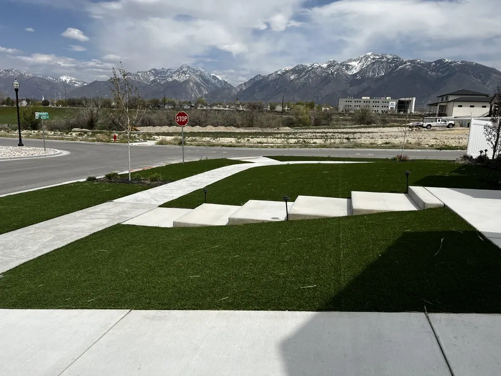 Professional yard cleanup service in West Jordan, UT by Dos maintenance
