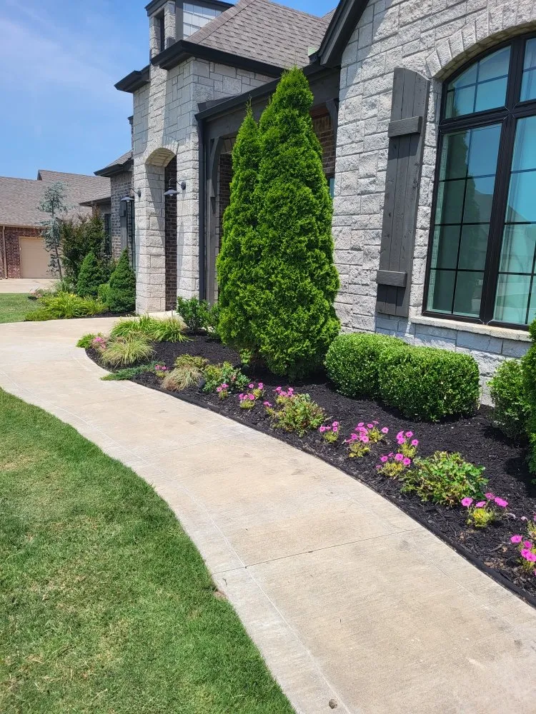 Local garden landscaping with custom design in Sperry, OK by Doss Landscaping
