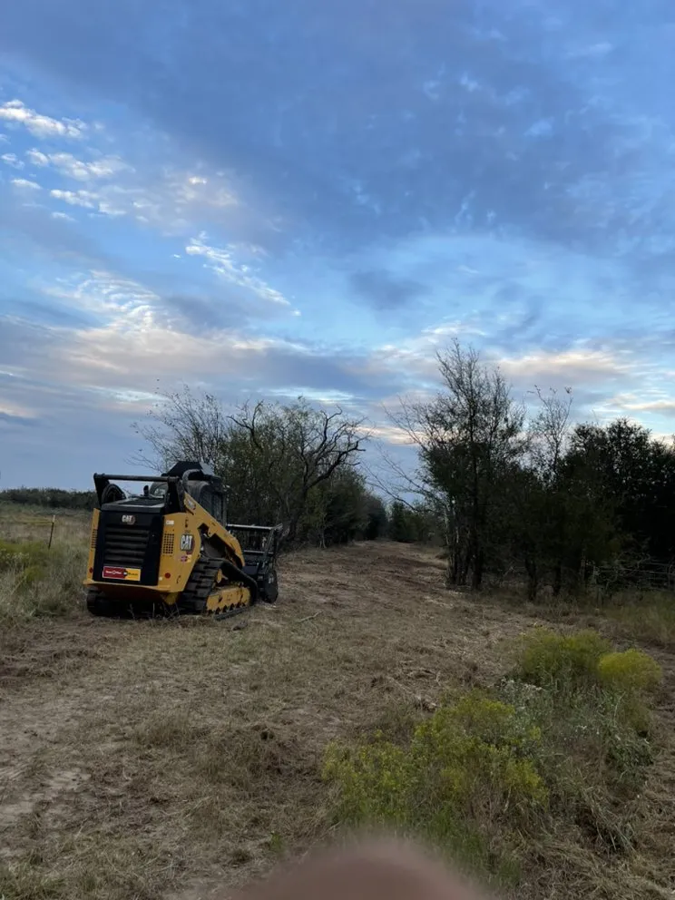 Affordable lawn mowing service in Italy, TX - Double B Land Services