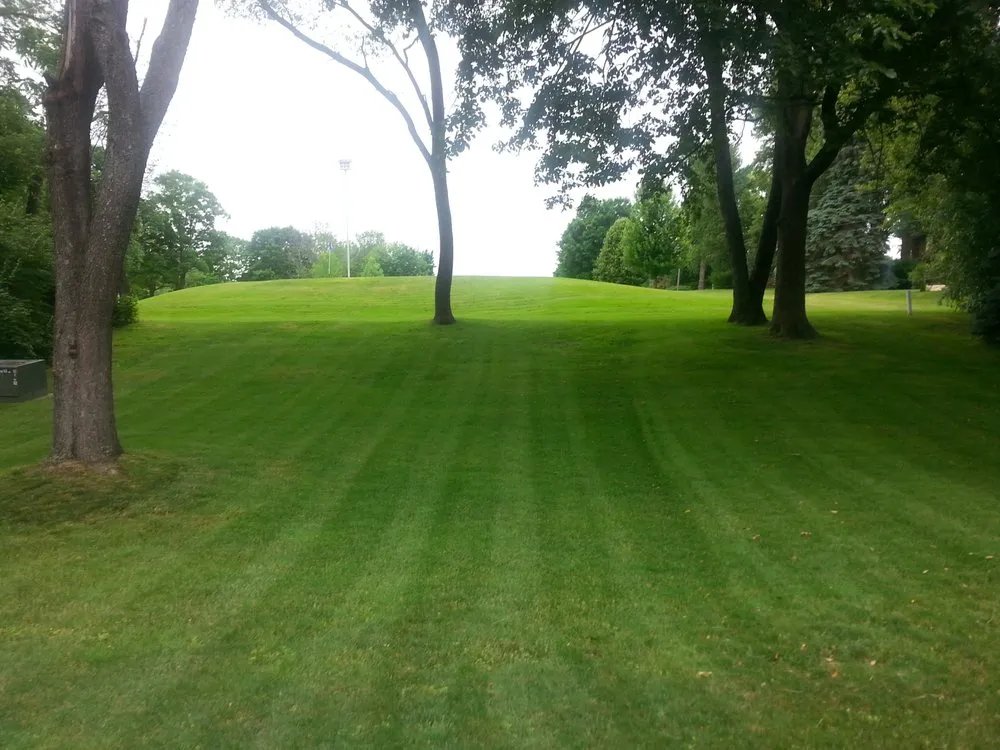 Trusted yard maintenance in Rockford, IL - Double D's Lawn Mowing Service