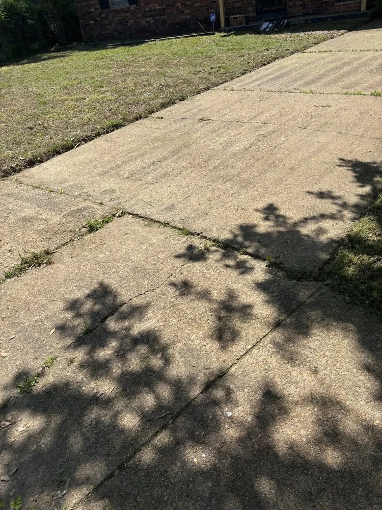 Reliable yard maintenance with custom design in Memphis, TN by Double G Landscaping