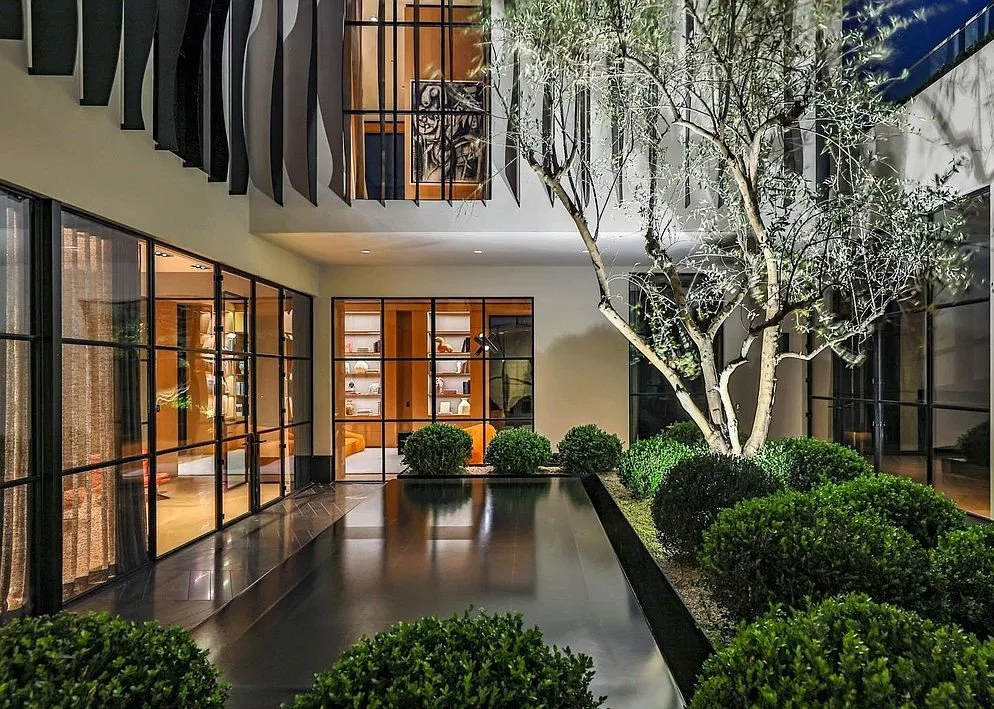 Professional yard cleanup service in Venice, CA - Double Green Landscapes