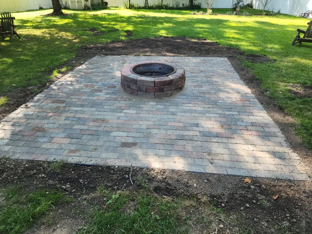 Trusted outdoor landscaping in Warren, OH - Double G's Landscaping