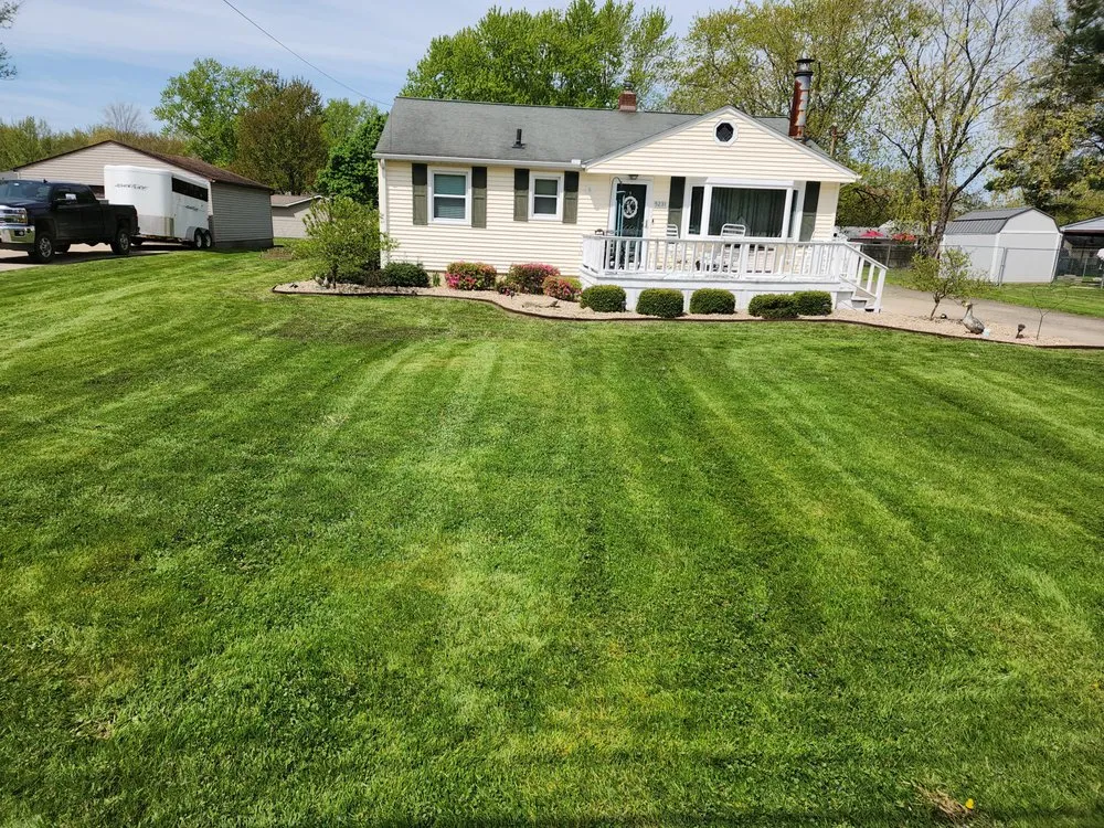 Custom landscape design experts serving Warren, OH - Double G's Landscaping