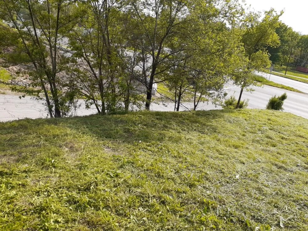 Affordable yard maintenance with custom design in Saint Joseph, MO by Double H Lawncare