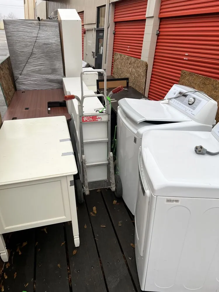 Local yard cleanup service experts serving Greenville, SC - Double R Hauling