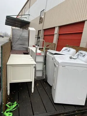 Double R Hauling Logo