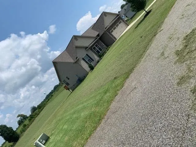 Local yard maintenance near you in Greenville, SC by Double R’s