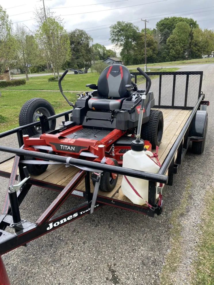 Local lawn mowing service in Port Neches, TX by Double S Lawn Care