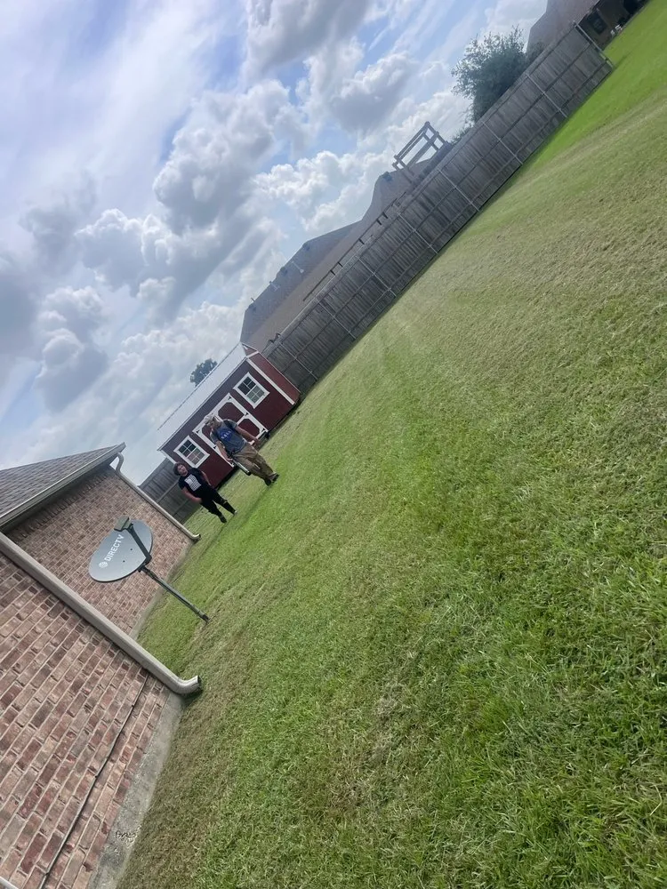 Reliable yard cleanup service for year-round maintenance in Lake Charles, LA by Doucet & Company Lawn Care Service