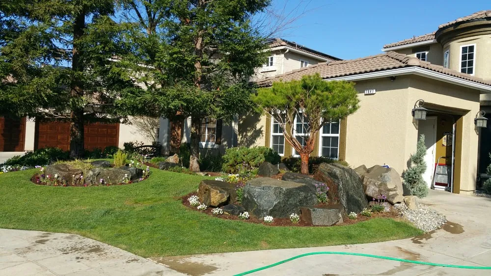 Custom landscaping services experts serving Fresno, CA - Doug Fluter Landscaping