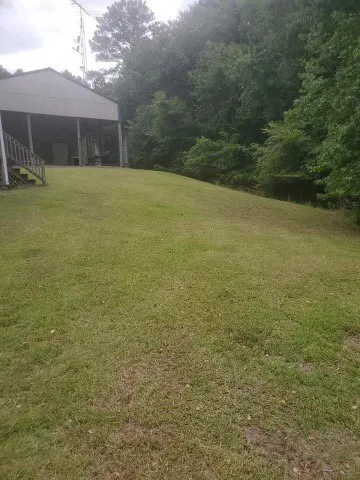 Professional lawn care service with custom design in Ridgeway, SC by Douglas BCL