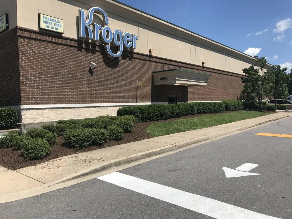 Reliable yard cleanup service for homes across Gallatin, TN - Douglas Lawn & Landscape