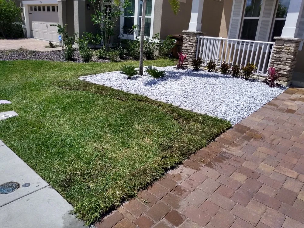 Custom yard maintenance experts serving Windermere, FL - Doug's Landscape