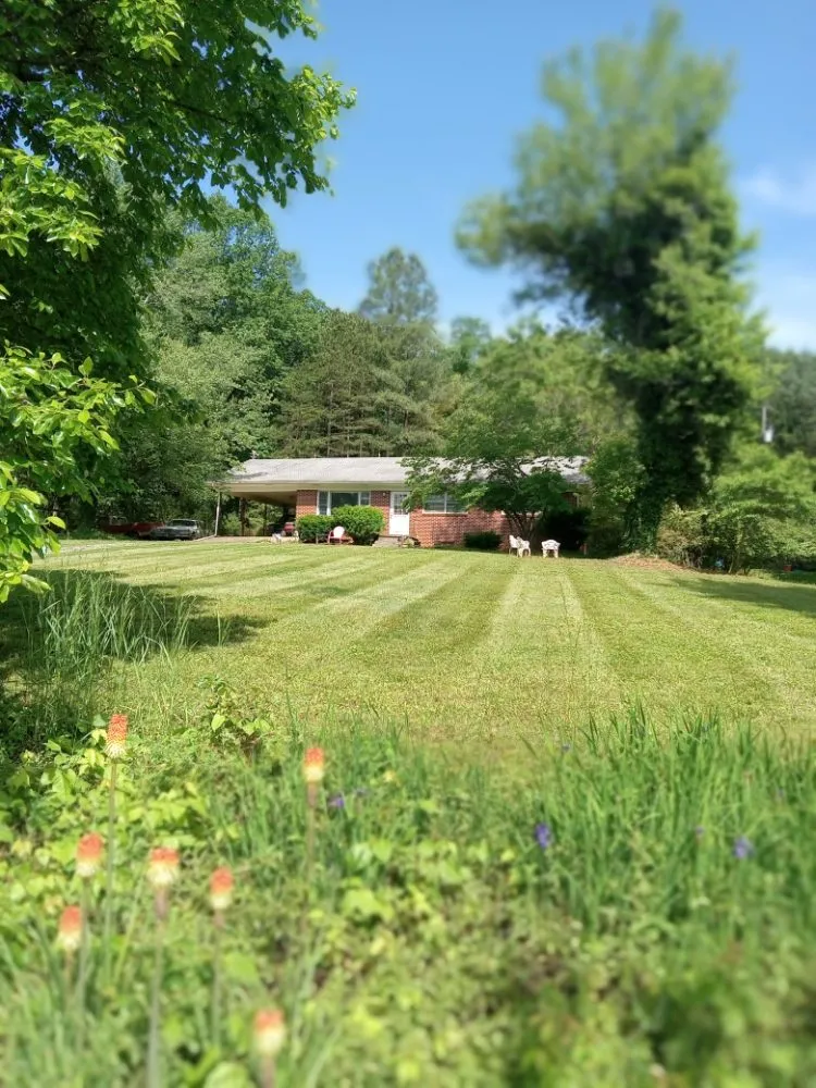 Local garden landscaping in Gretna, VA by Dougs Lawnz