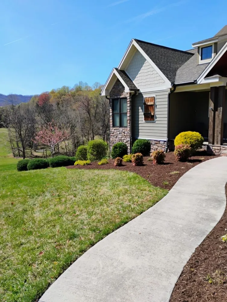 Reliable yard cleanup service in Gretna, VA by Dougs Lawnz
