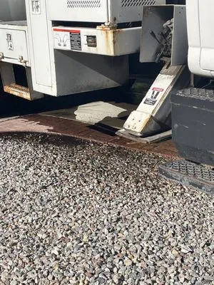 Doug's Tree Service Logo