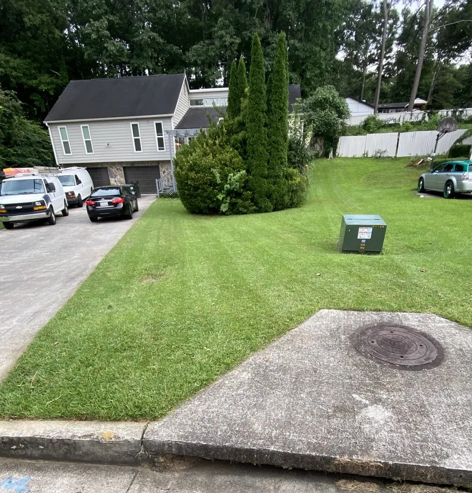 Top-rated yard maintenance in Mableton, GA - Dove Lawn Landscaping