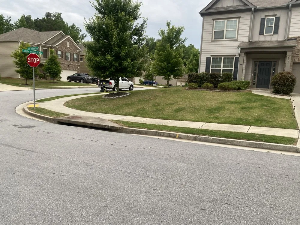 Expert garden landscaping for beautiful yards in Mableton, GA by Dove Lawn Landscaping