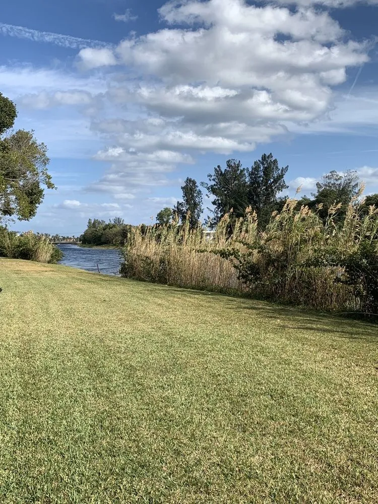 Expert lawn care service experts serving Pompano Beach, FL - Dovetail Landscape