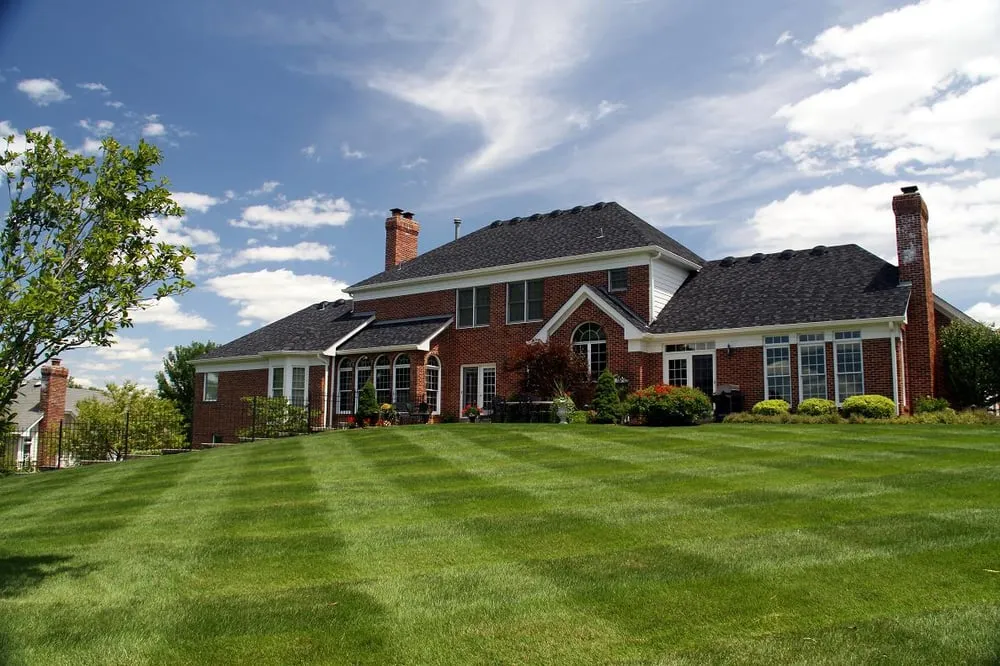 Custom garden landscaping experts serving Chesterfield, MO - Dowco Enterprises