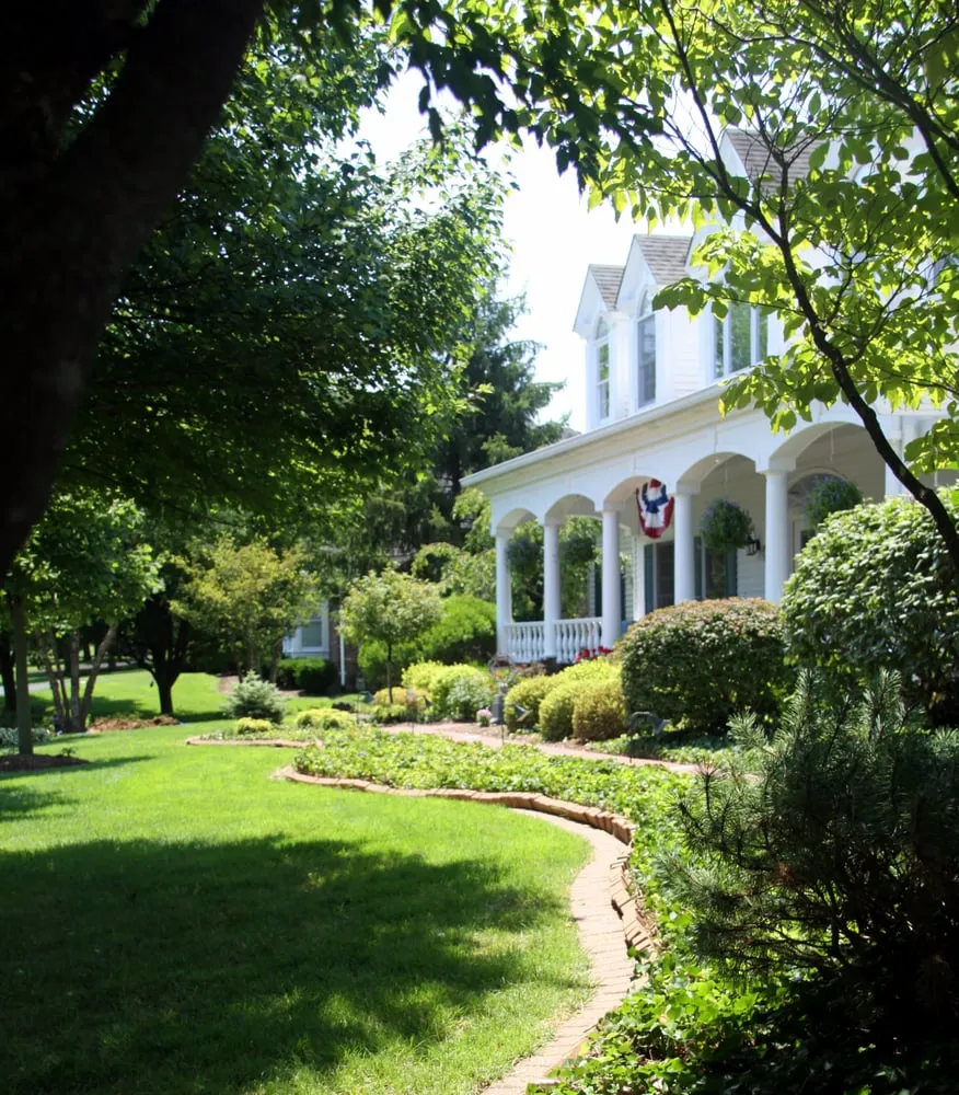 Local outdoor landscaping in Chesterfield, MO by Dowco Enterprises